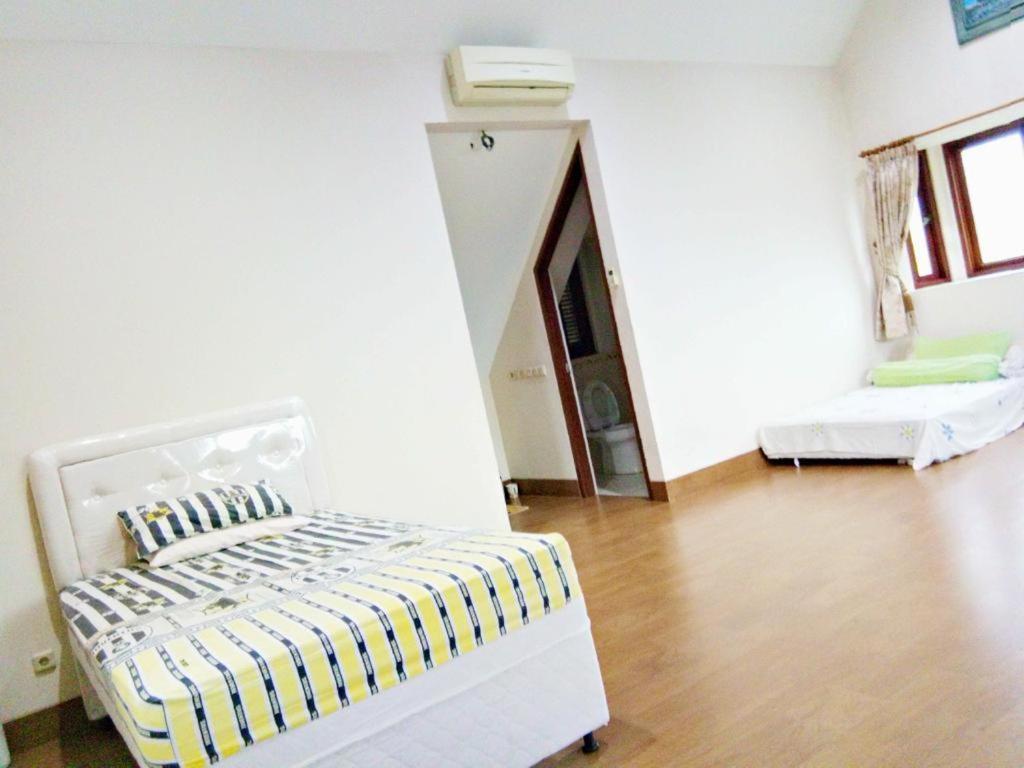 Villa Gathering Yuni Syahla Citaringgul Ngoại thất bức ảnh