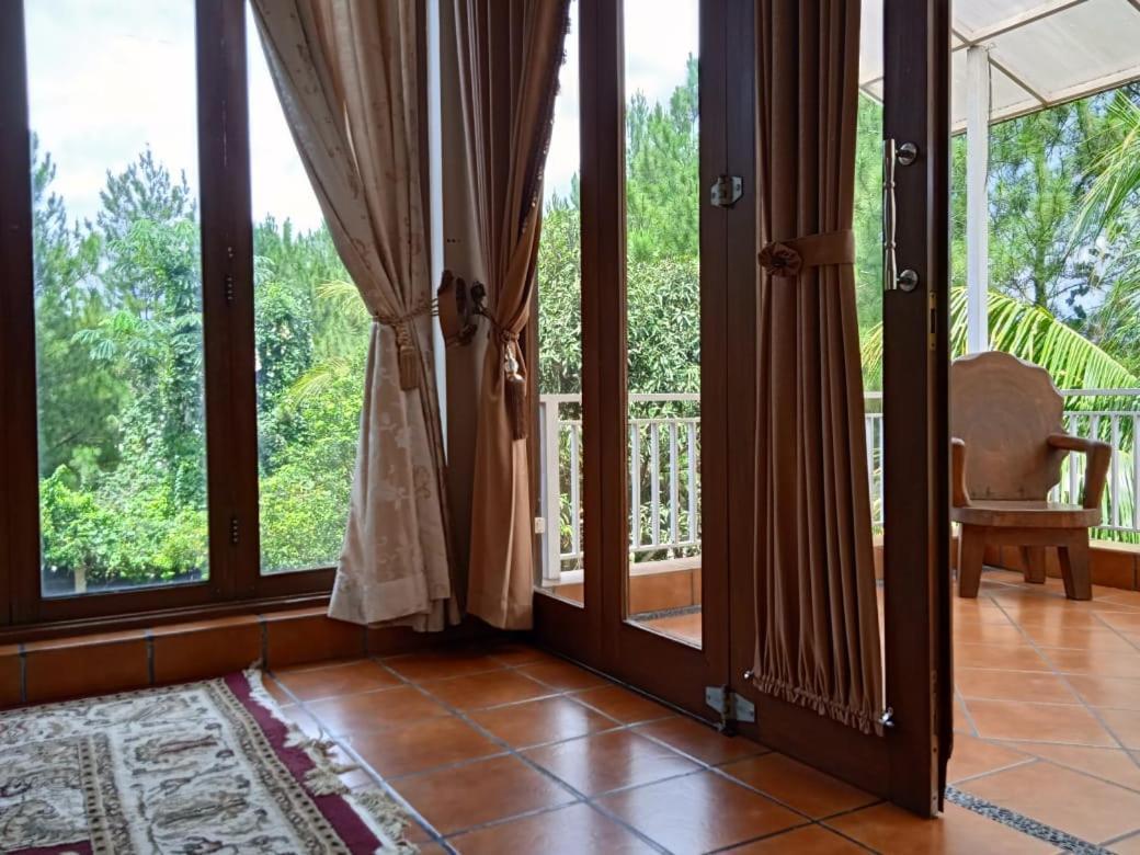 Villa Gathering Yuni Syahla Citaringgul Ngoại thất bức ảnh