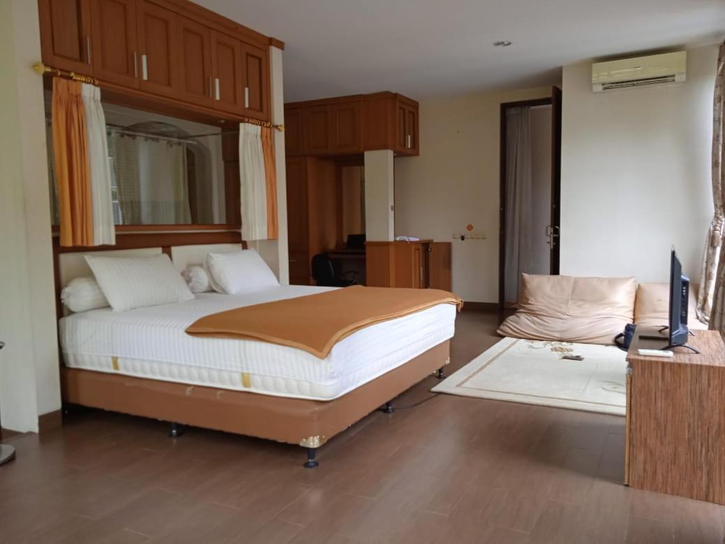 Villa Gathering Yuni Syahla Citaringgul Ngoại thất bức ảnh