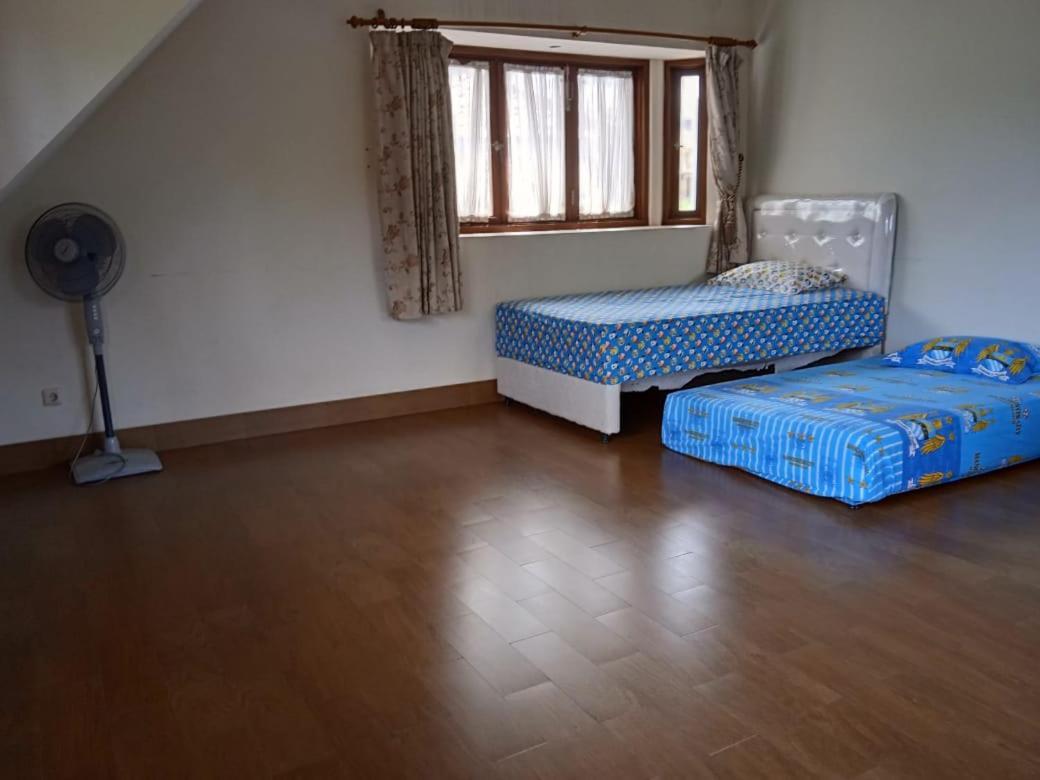Villa Gathering Yuni Syahla Citaringgul Ngoại thất bức ảnh