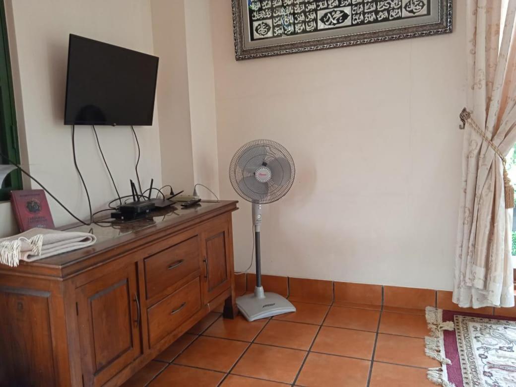 Villa Gathering Yuni Syahla Citaringgul Ngoại thất bức ảnh