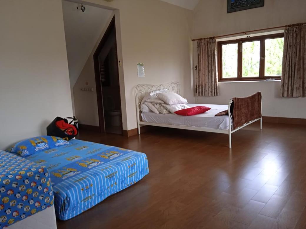 Villa Gathering Yuni Syahla Citaringgul Ngoại thất bức ảnh