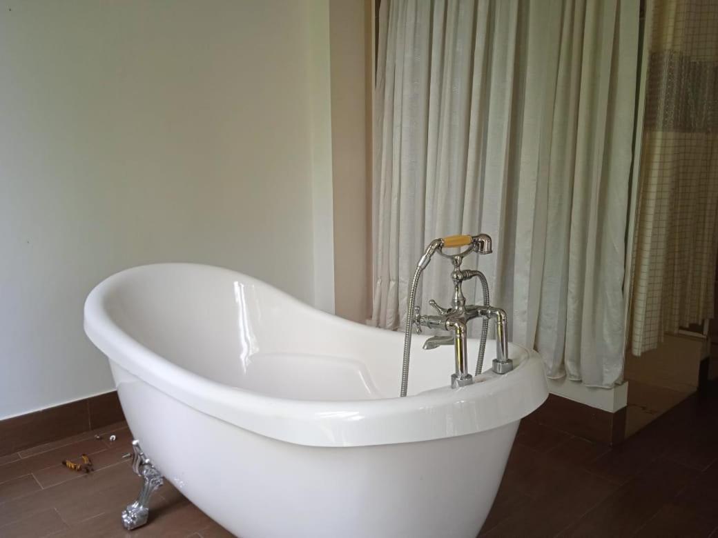 Villa Gathering Yuni Syahla Citaringgul Ngoại thất bức ảnh